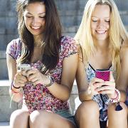 שינויים בהרגלי הצריכה - פייסבוק בקרב בני נוער